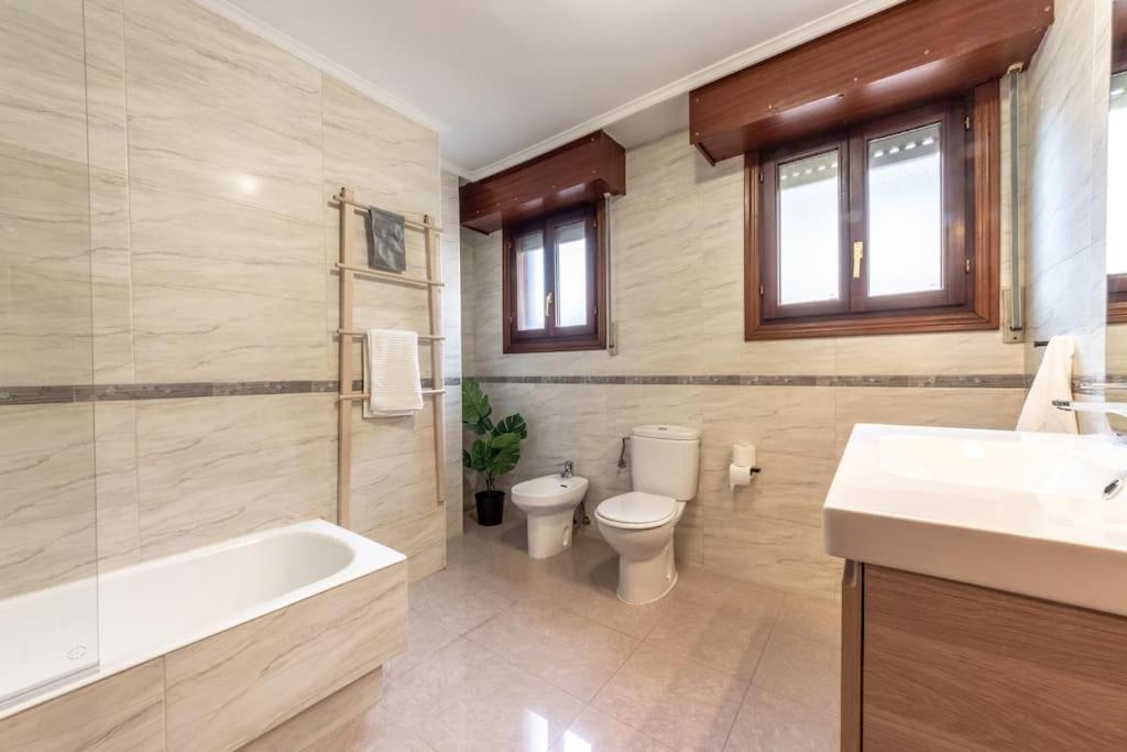 Acogedor Piso En Santurtzi .Parking Privado Apartamento Exterior foto